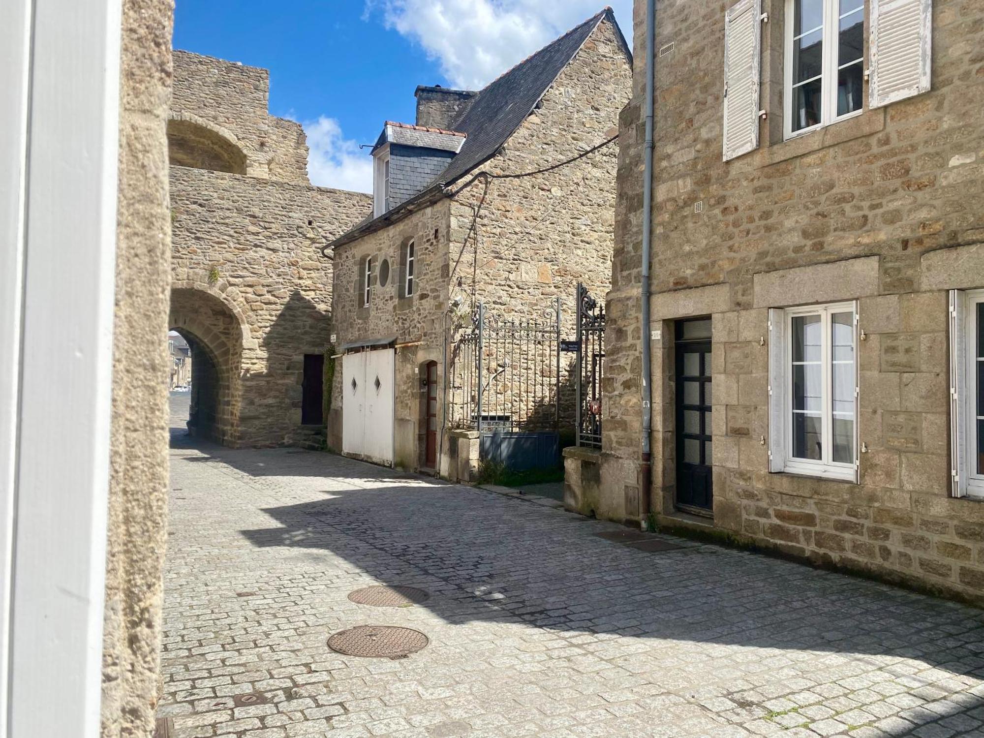 Appartement STERENN Joli T2 - 900m de la gare - Centre Dinan Extérieur photo